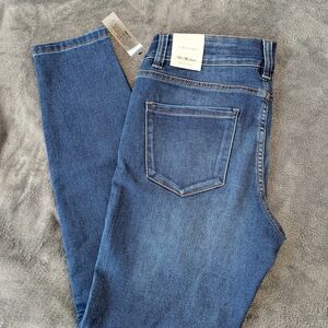 ✨ Tahari Blue Skinny Jeans – Size 10 – NWT ✨